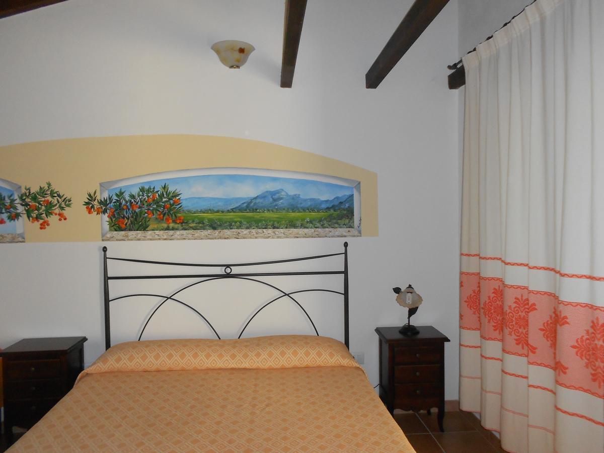 Agriturismo Su Birde Орозеи Экстерьер фото